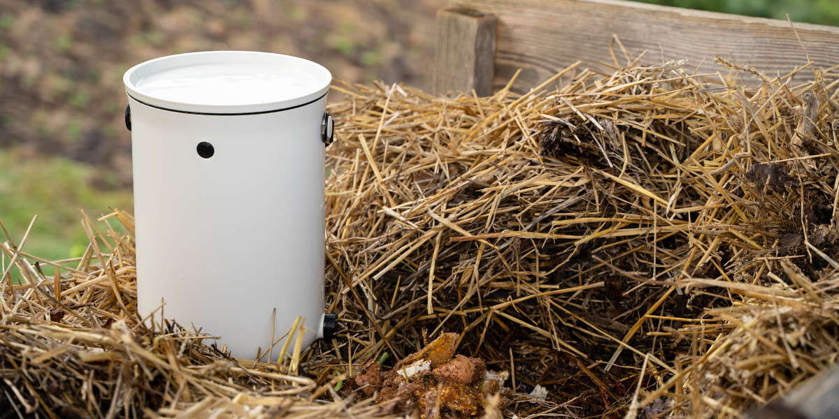 Bokashi composting or Bokashi fermentation is the most optimal solution for community composting