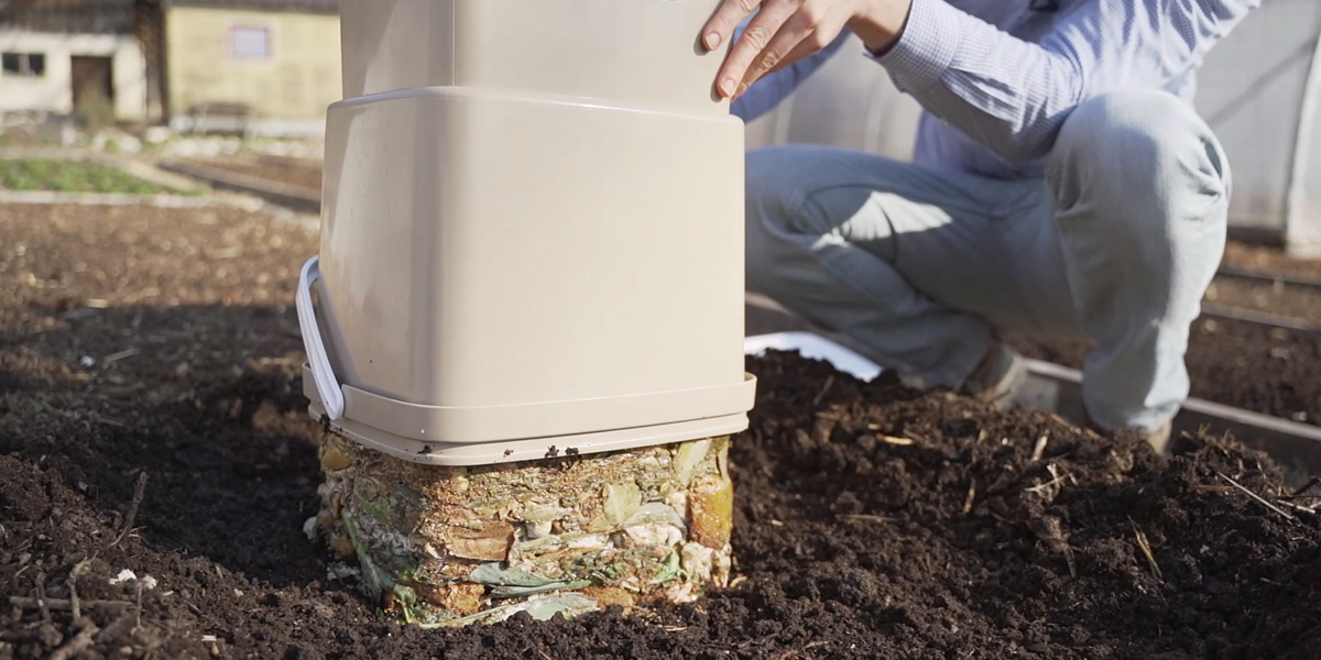 Compost your food leftovers and get first-class compost base