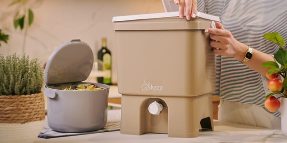 How to use Bokashi Organko composter in a combination with a kitchen food waste bin